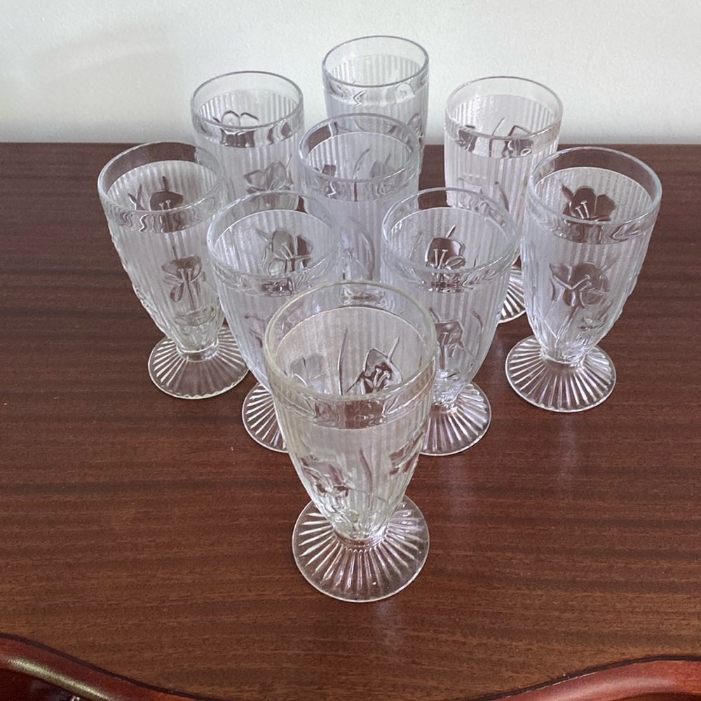 Vintage Jeannette Glass Iris & Herringbone